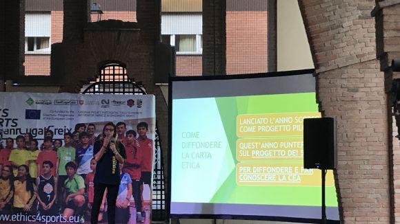 Sant Cugat Creix i l'Scuola Pallavolo Anderlini apropen posicions amb l'eina 'Estirem els Valors'
