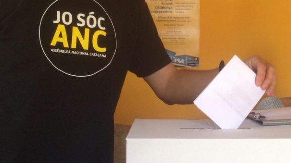 Més d'un centenar de socis de l'ANC voten a Sant Cugat el nou secretariat