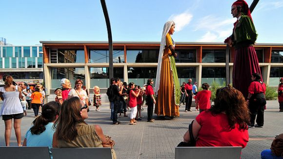 El seguici de les entitats culturals obre la Festa Major