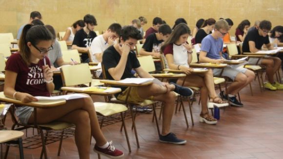 Gairebé 600 alumnes de centres de Sant Cugat comencen avui la selectivitat
