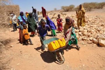 Alt: Intermón fa una crida per ajudar 10 milions d'afectats per la sequera a la Banya d'Àfrica