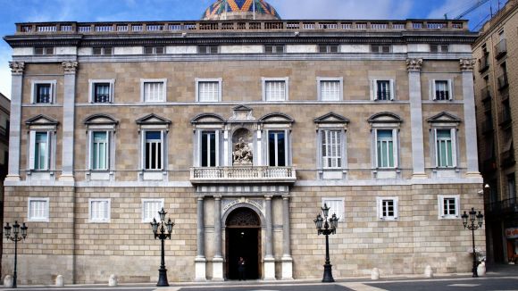 La Generalitat porta a Fiscalia l'autobús d'HazteOír i anima Barcelona, l'Hospitalet i Sant Cugat a actuar