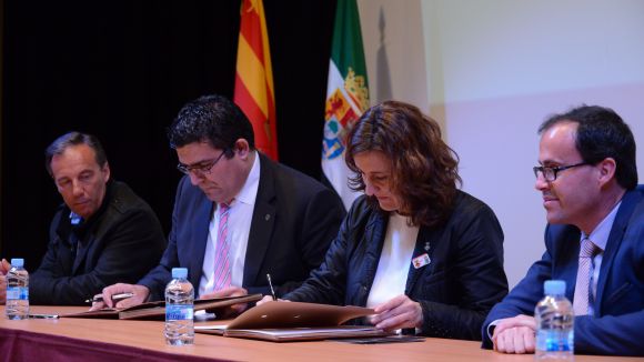 Sant Cugat i La Haba certifiquen el seu agermanament amb la signatura del conveni