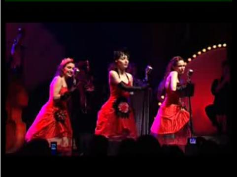 La plaça d'Octavià fa un viatge en el temps amb 'Sing, Sing, Sing'