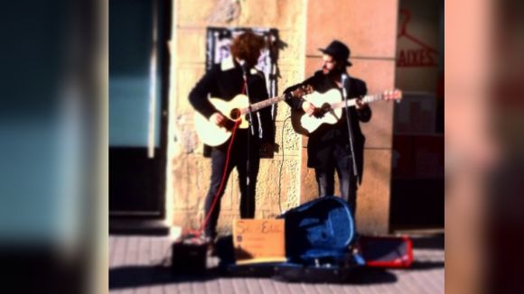 12 grups locals tocaran al carrer a la Fira de Nadal de la Plaça d'Octavià