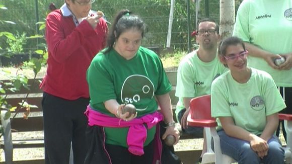 La 4a edició dels StQlímpics reuneix una cinquantena de participants en la prova de petanca