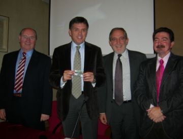 Helena Burgos: 'Volem posar el nostre gra de sorra per lluitar contra l'atur'