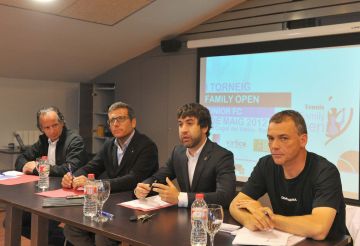 Fins a 62 parelles participen en el torneig Open Day Family organitzat pel Junior