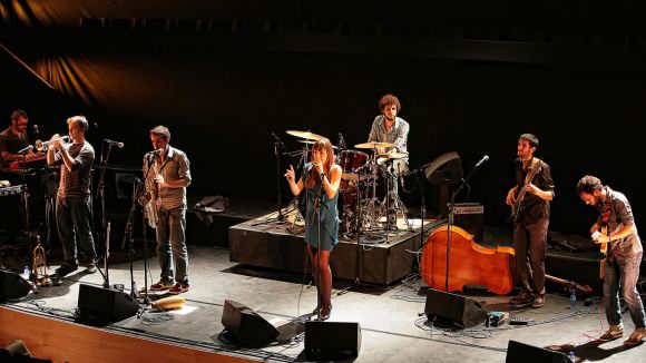 The Gramophone Allstars Big Band omple de música avui La Taverna