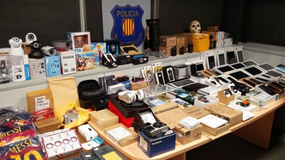 Detingut un treballador de Correus de Sant Cugat per apropiar-se d'enviaments