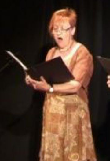 Trini Escrihuela: 'Presentem una comèdia que parla de la corrupció de les forces vives del poble'