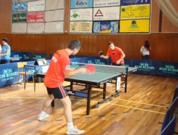 La Unió Esportiva Sant Cugat de tennis taula puja a Primera Catalana