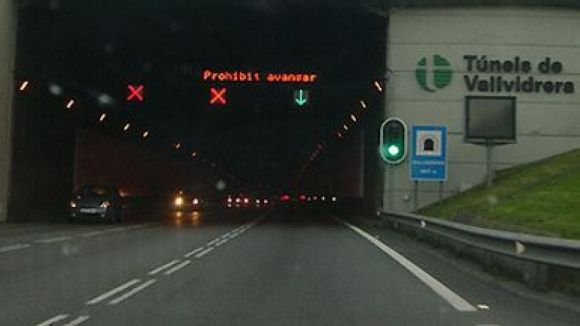 Un accident d'un cotxe als Túnels de Vallvidrera ha obligat a tallar la via aquest dissabte al matí