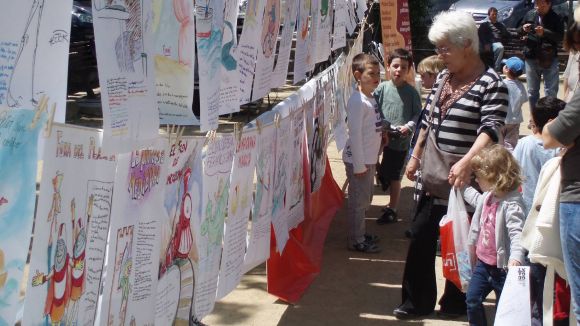 La Festa del Llibre Gegant torna avui a la ciutat, cinc anys després de l'última edició