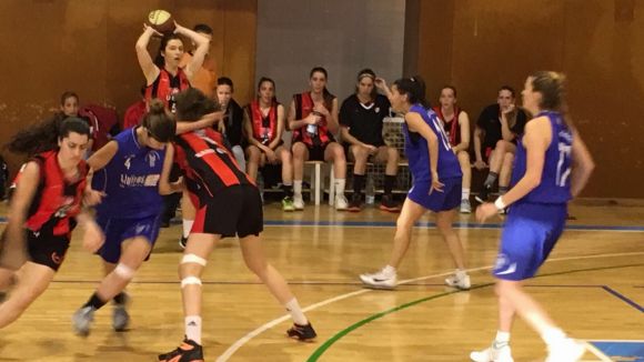 El femení de la UESC cau davant els Lluïsos de Gràcia i fa un pas enrere en la lluita per la permanència