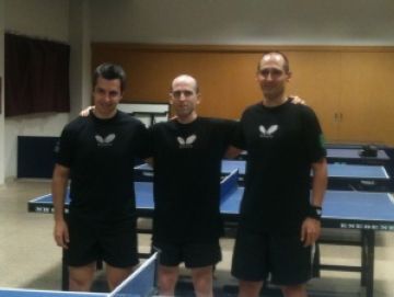 La UESC de tennis taula se'n va de vacances mirant de prop l'ascens