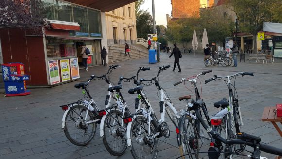 VAIC i Esade creen un sistema de lloguer de bicicletes per a alumnes que fan tard