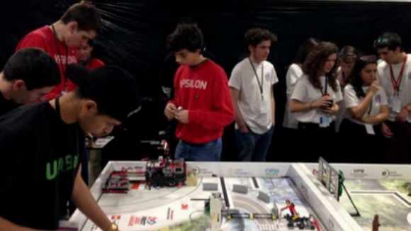viaro-first-lego-league.jpg