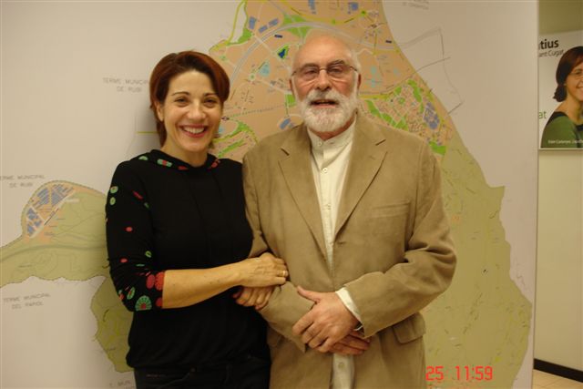 Alt: Emma Vilarasau cau del cartell de l'obra 'Arcàdia' per excés de feina