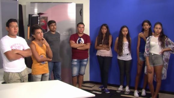 El Casal d'Acollida de la Creu Roja visita les instal·lacions de Cugat.cat