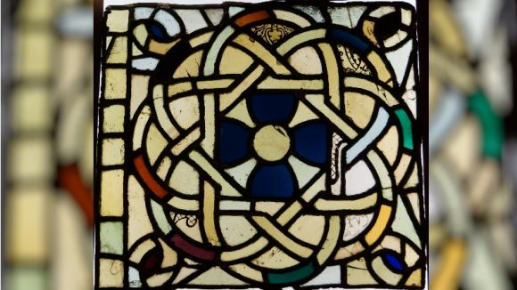 El CRBMC restaura un dels vitralls de l'església del Reial Monestir de Santes Creus