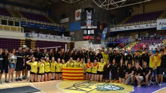 La selecció catalana cadet femenina de volei prepara l'Estatal a Sant Cugat