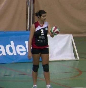 Alt: El Club Voleibol Sant Cugat es desfà amb facilitat del CAEP Soria