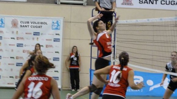 Alt: El Voleibol Sant Cugat s'emporta la victòria davant del Voley Playa Madrid