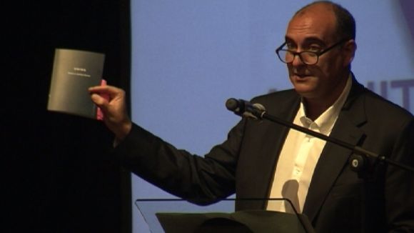 Òmnium viu la desena edició de la Nit Literària amb record a Francesc Garriga