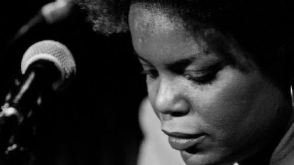 La cantant cubana Yadira Ferrer porta avui la seva música a la sala d'El Siglo