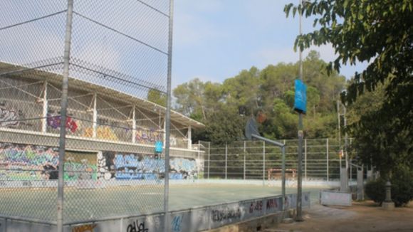 La pista de bàsquet de Can Llobet ja disposa d'una coberta total de ràfia