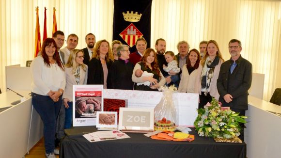 Sant Cugat dóna una benvinguda plena d'obsequis a Zoe Feito Murcia, la primera santcugatenca del 2018