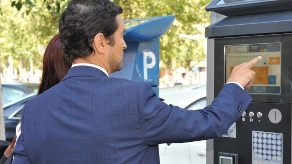 Ja es pot pagar la zona blava amb el telèfon mòbil