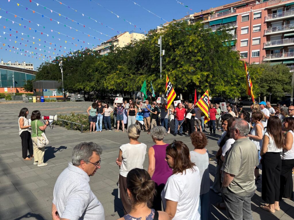 Alt: Els treballadors de l'Ajuntament diuen prou a 