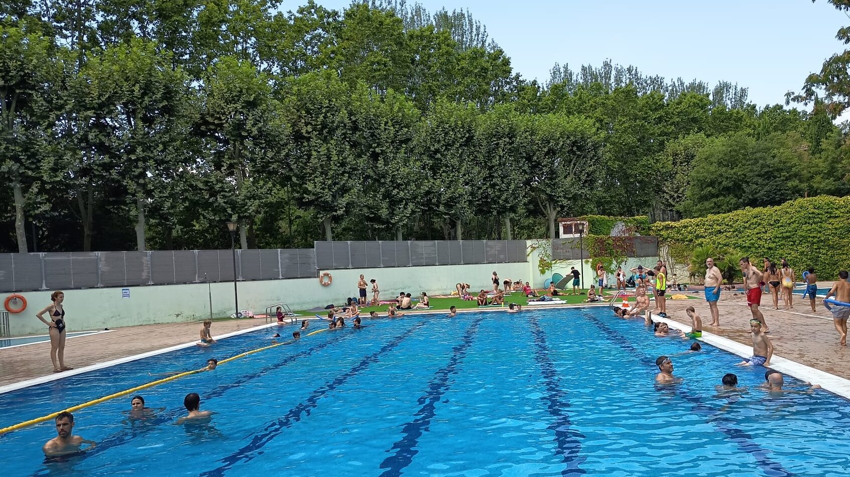 Imatge de la piscina del Parc Central