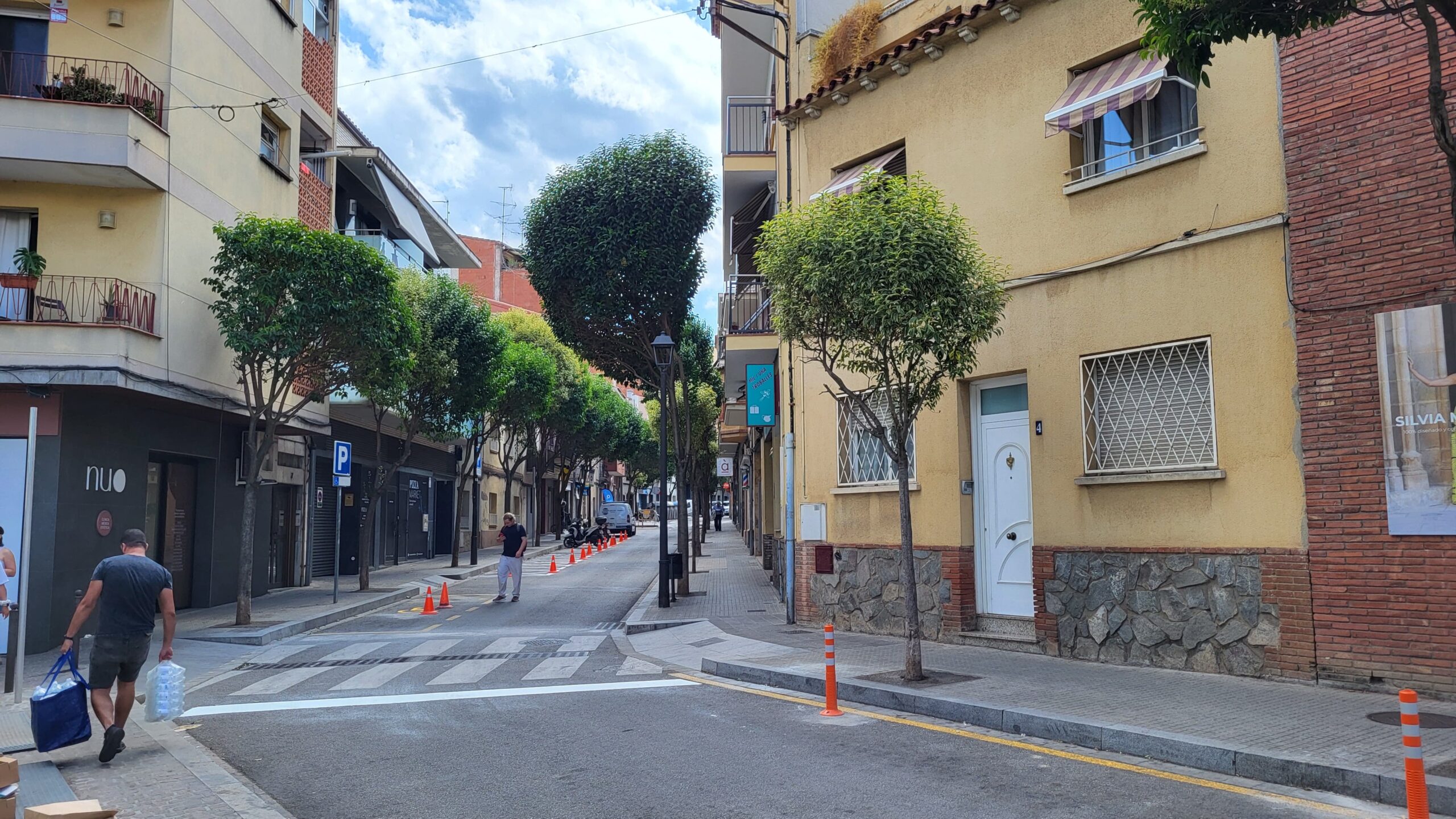 Així s'ha viscut el primer dia del canvi de sentit al voltant de la plaça Doctor Galtés