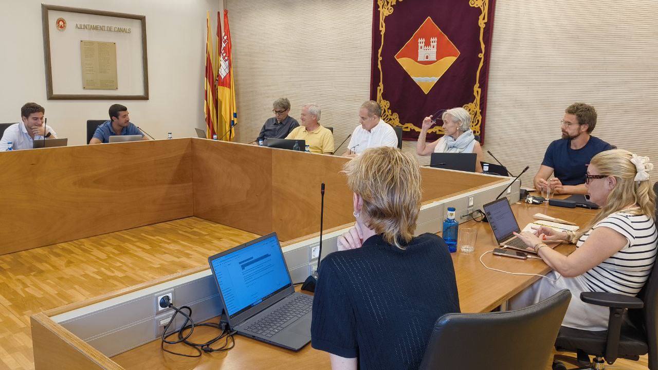 La passera de Can Badal i les càmeres de seguretat de l'estació, pressupostades a Valldoreix