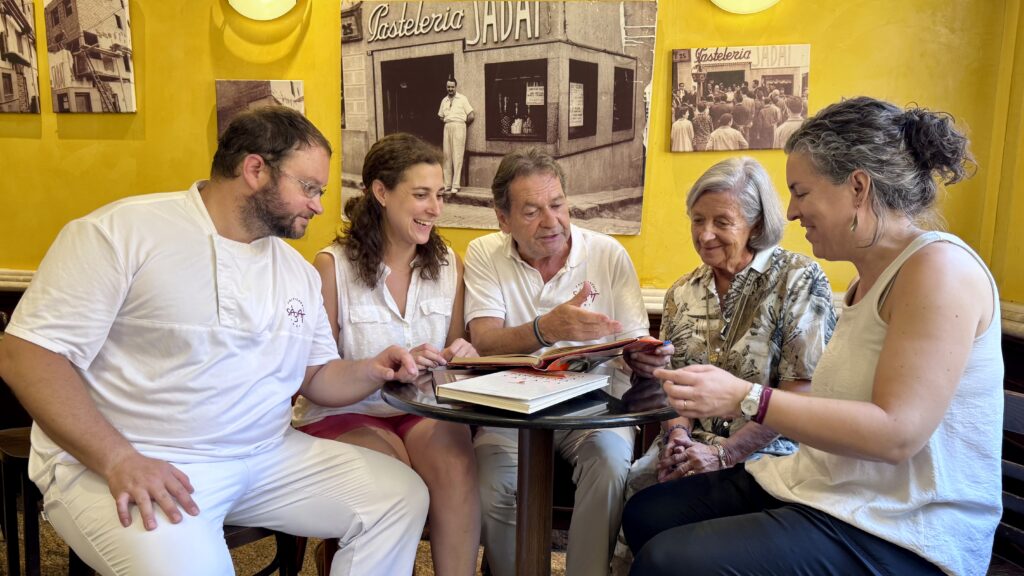 Els membres de la família Sàbat al capdavant del negoci. D'esquerra a dreta: Jaume Sàbat, Carme Sàbat, Jaume Sàbat, Eulàlia Sàbat i Laia Garcia