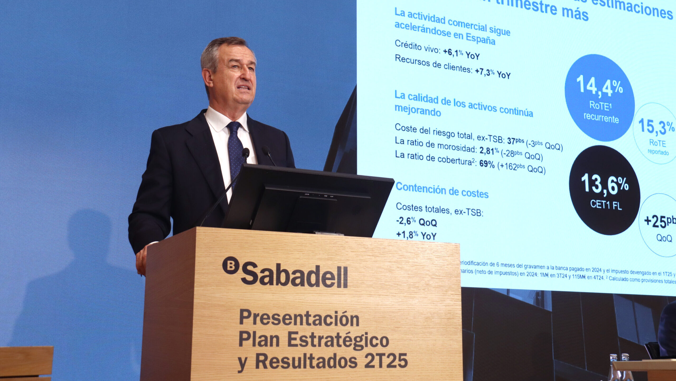 El Banc Sabadell ofereix 6.300 milions d'euros als accionistes en els pròxims tres anys