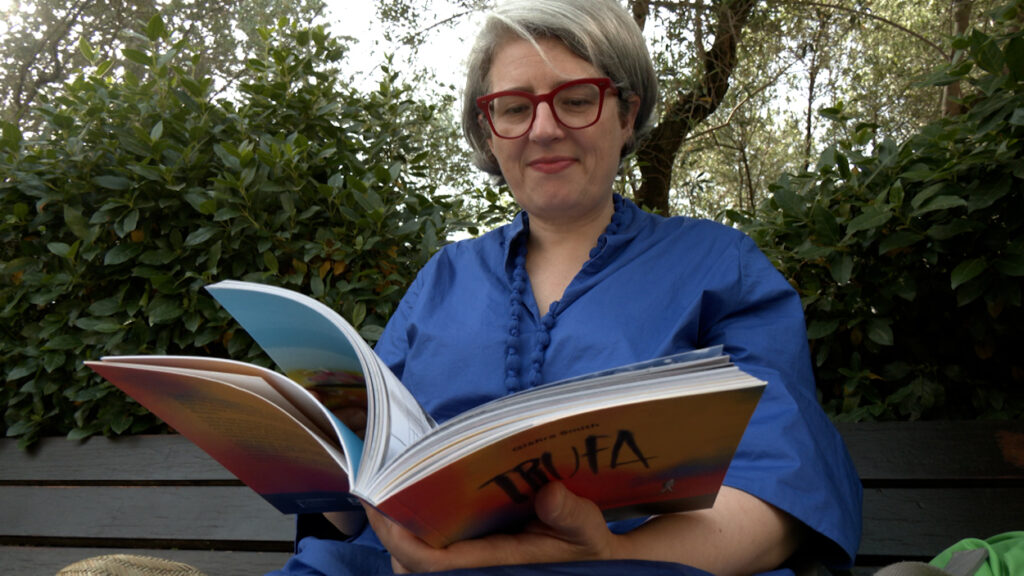 Alt: Glàfira Smith: ''Els animals ens ensenyen a estimar sense jutjar''