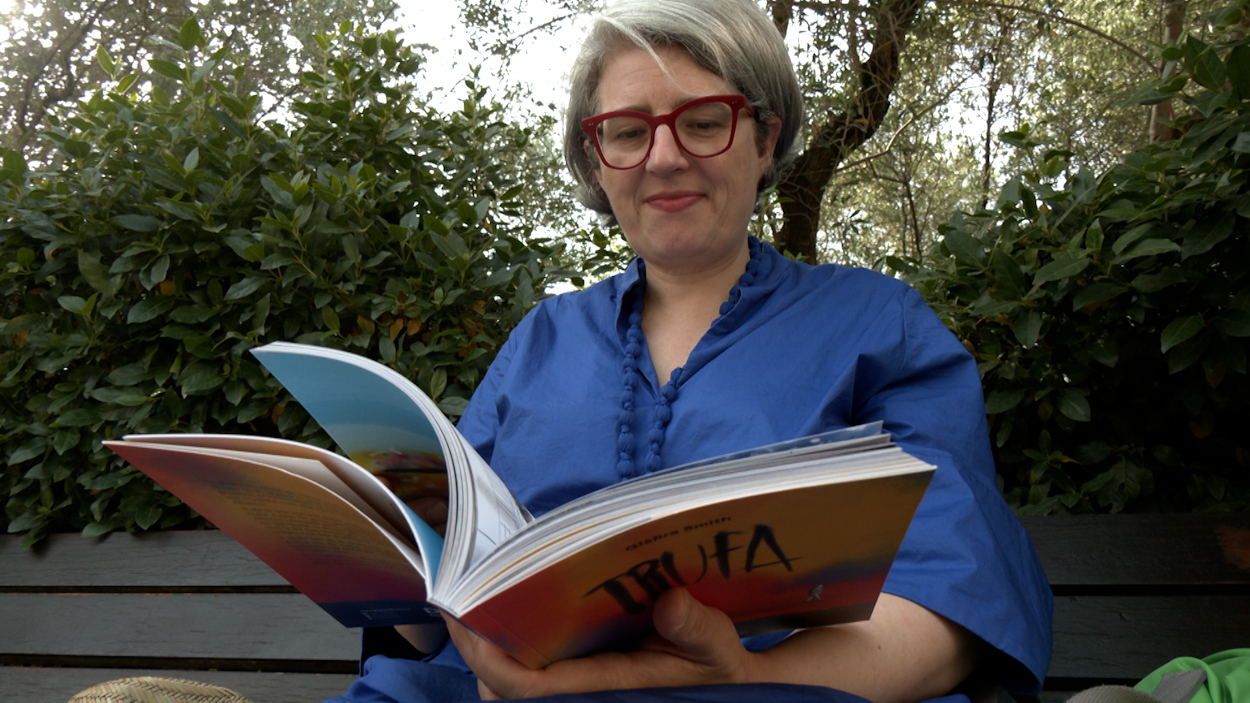 Glàfira Smith: ''Els animals ens ensenyen a estimar sense jutjar''