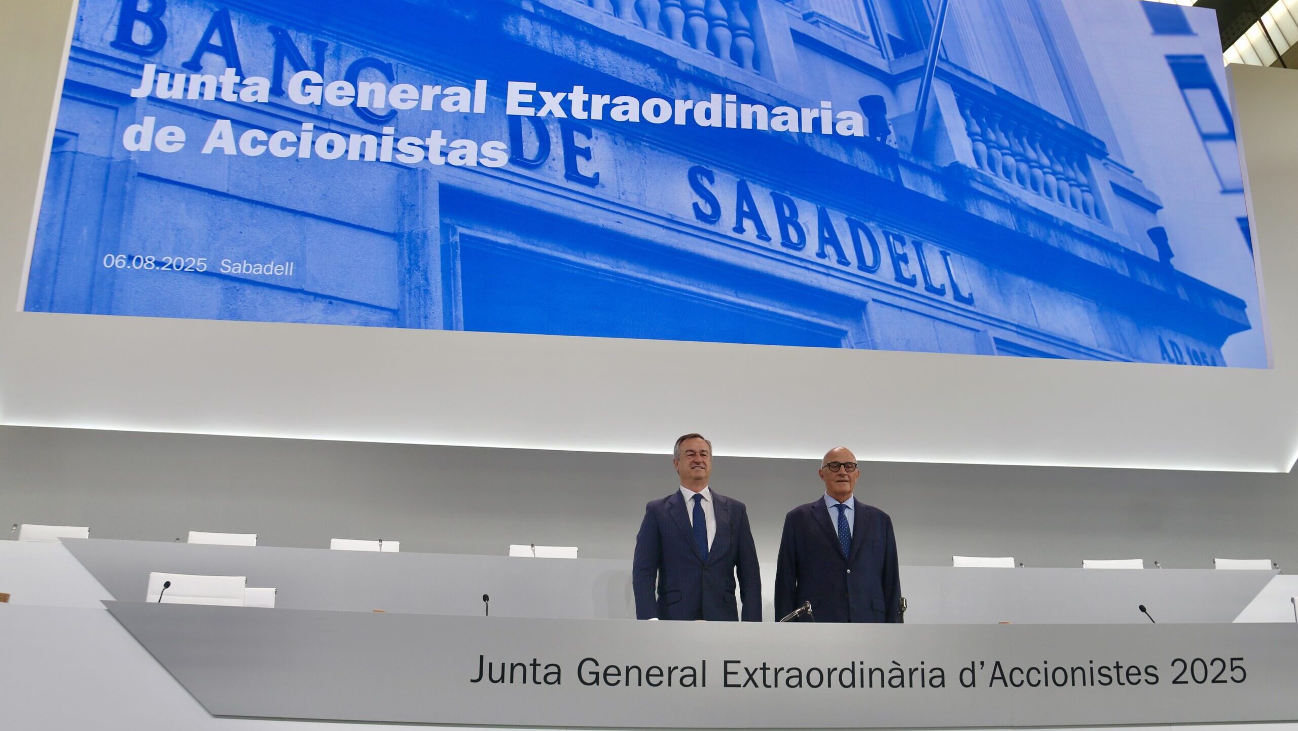 Els accionistes avalen el pols del Sabadell al BBVA amb la venda de TSB i el dividend de 2.500 MEUR