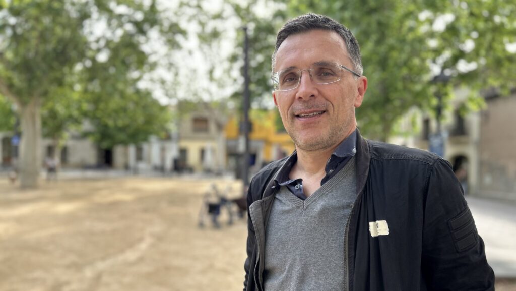 Alt: Teodor de Mas: ''Tenir més diners no ens fa més feliços''