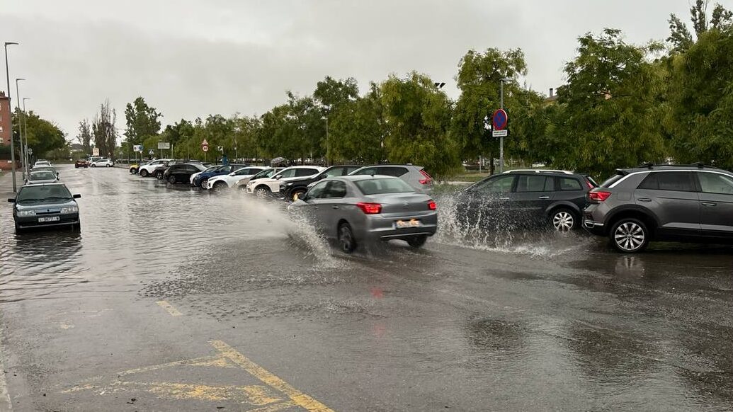 Carrers inundats a Sant Cugat per la tempesta