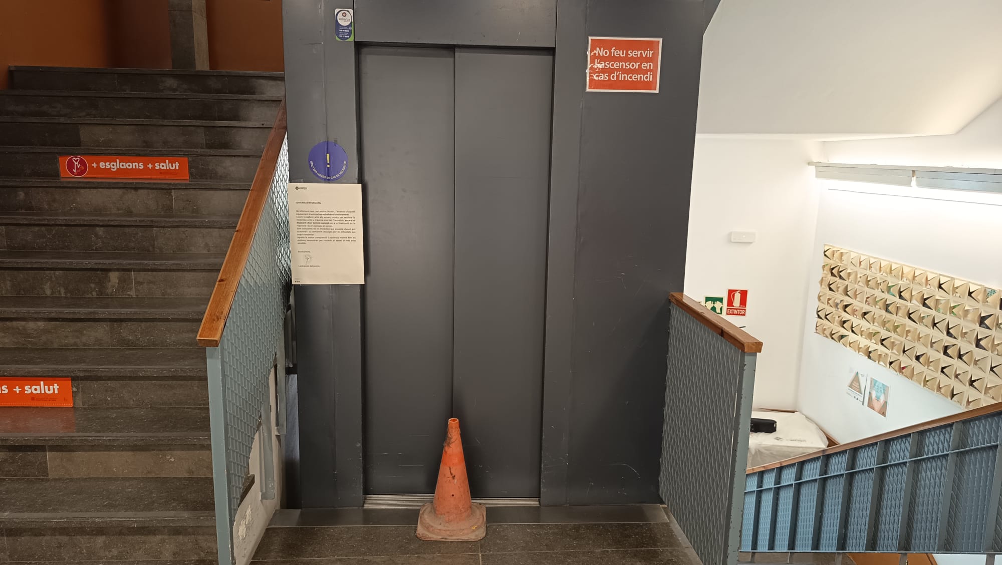 Quatre mesos sense ascensor a la Casa de Cultura
