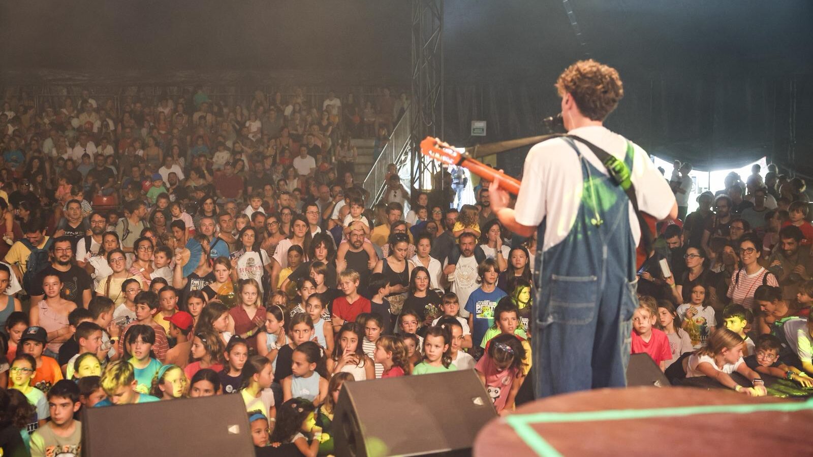 La canalla xala a Sant Cugat al ritme del Petits Camaleons