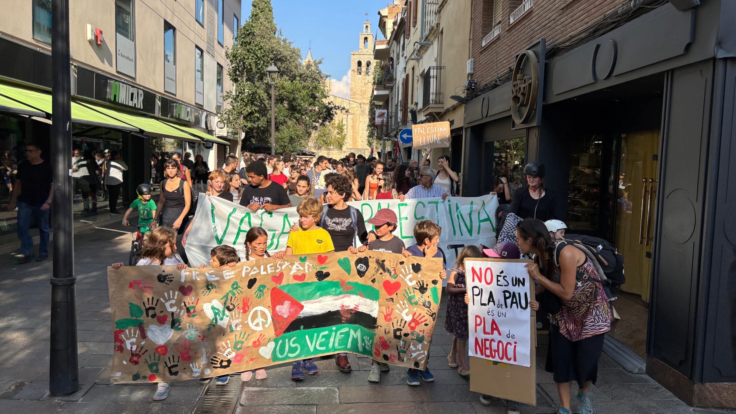 Sant Cugat viu la vaga general per Palestina amb talls de vies, piquets i centenars de persones mobilitzades