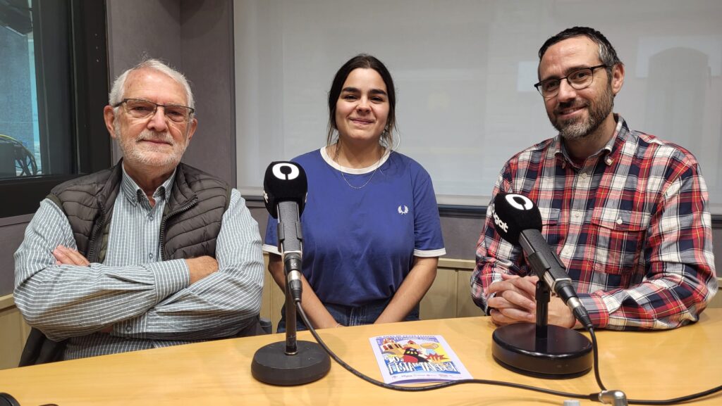 D'esquerra a dreta: Joan Cortadellas, membre de la comissió de la Festa de Tardor, Camila Sanint, tècnica de l'Ateneu i Toni Ramon, director de l'Ateneu