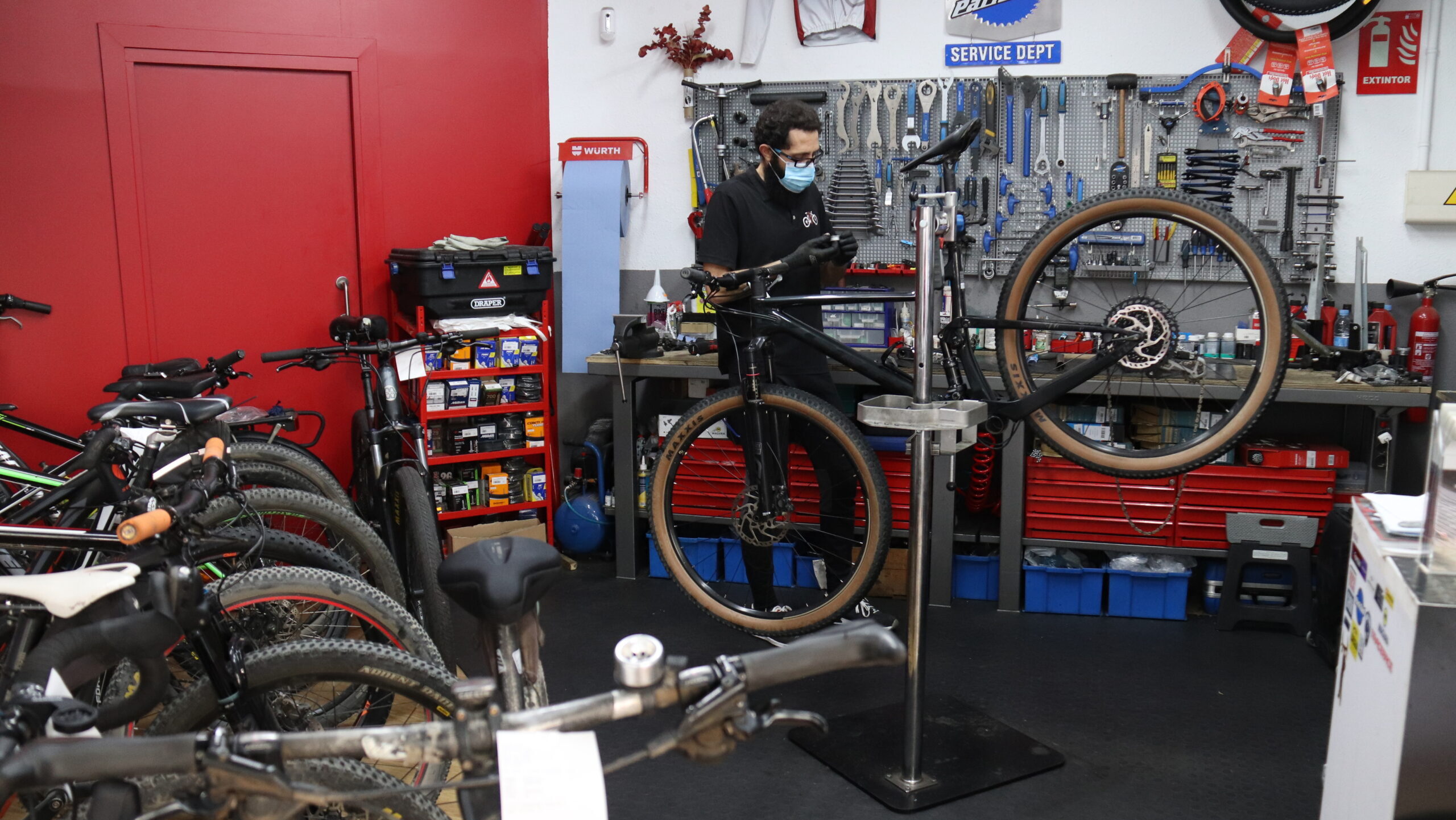 El ple de Sant Cugat, contra l'increment de quotes als autònoms