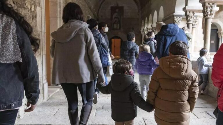 Dissabte familiar al Museu: 'L'hàbit, la casulla i la capa' - Imatge destacada